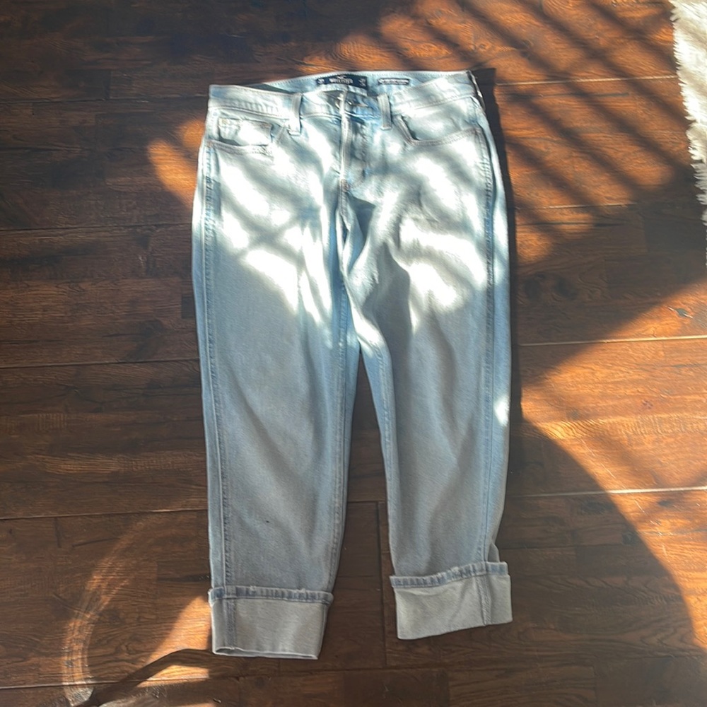 Hollister low-rise crop boyfriend